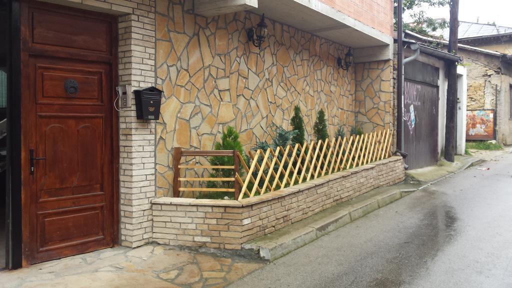 Apartment Center